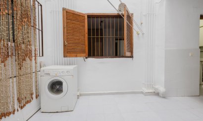 Resale - Apartment / flat - Torrevieja - Playa de La Acequion
