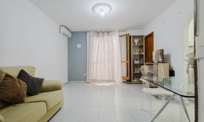 Resale - Apartment / flat - Torrevieja - Playa de La Acequion