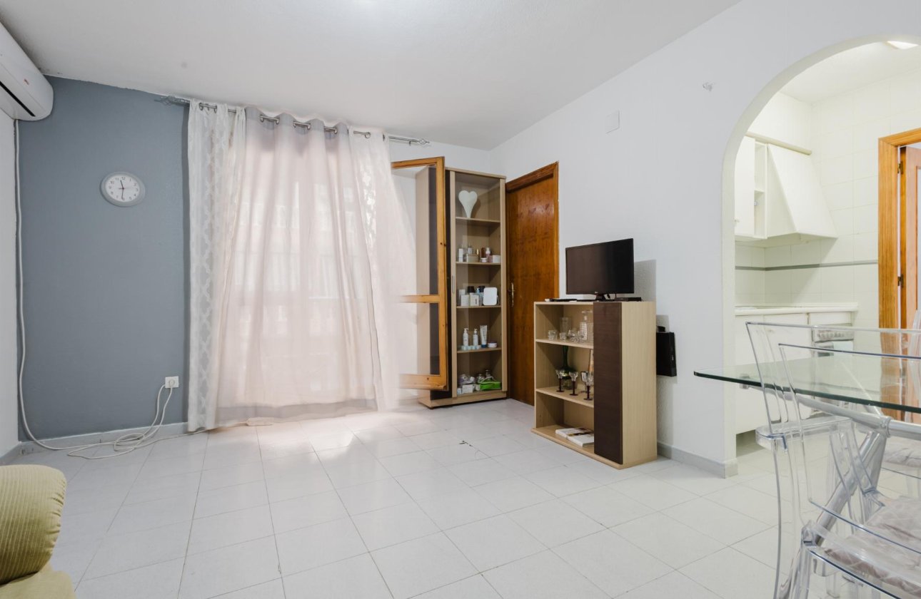 Resale - Apartment / flat - Torrevieja - Playa de La Acequion
