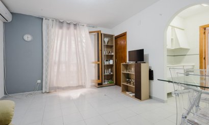 Resale - Apartment / flat - Torrevieja - Playa de La Acequion