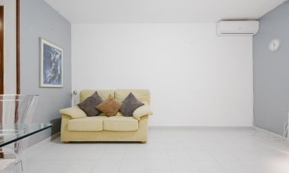 Resale - Apartment / flat - Torrevieja - Playa de La Acequion