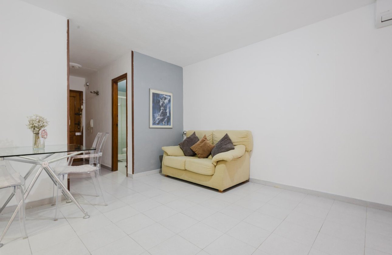 Resale - Apartment / flat - Torrevieja - Playa de La Acequion