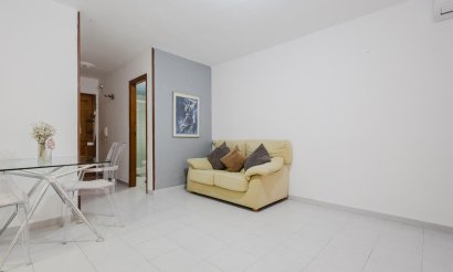 Resale - Apartment / flat - Torrevieja - Playa de La Acequion