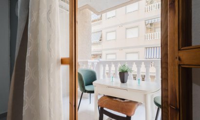 Resale - Apartment / flat - Torrevieja - Playa de La Acequion