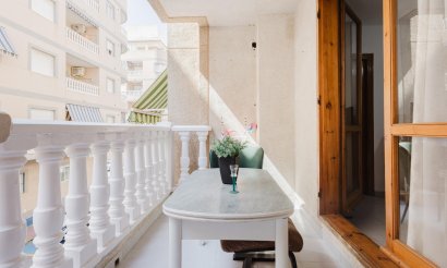 Resale - Apartment / flat - Torrevieja - Playa de La Acequion
