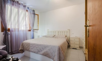 Resale - Apartment / flat - Torrevieja - Playa de La Acequion