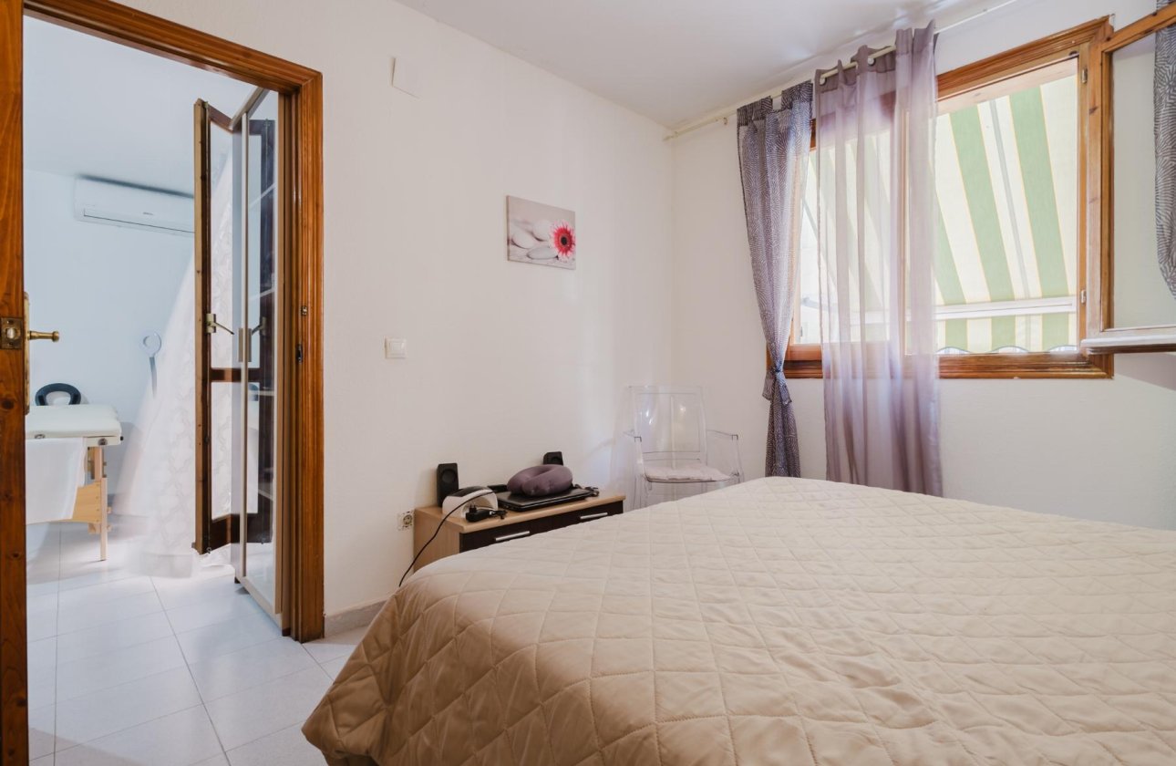 Resale - Apartment / flat - Torrevieja - Playa de La Acequion