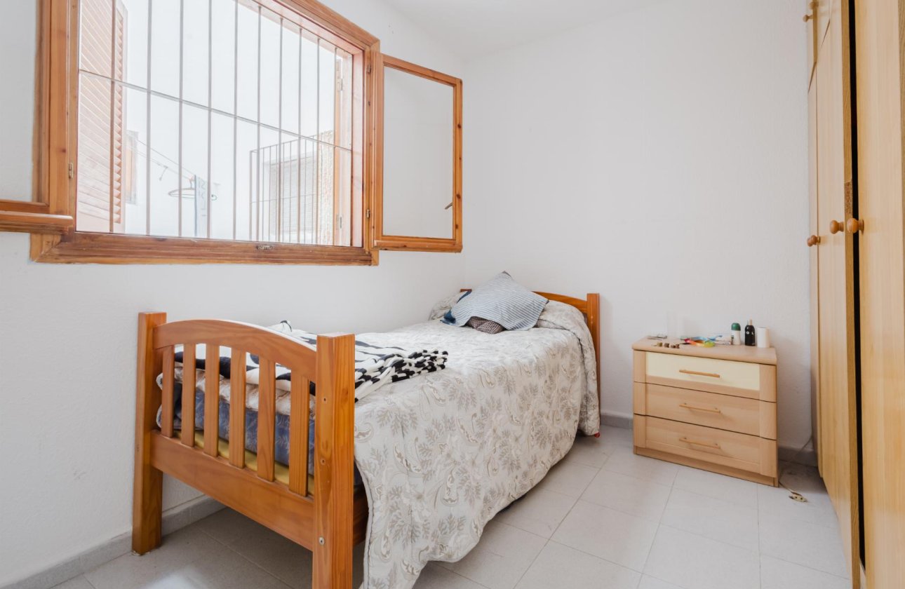 Resale - Apartment / flat - Torrevieja - Playa de La Acequion