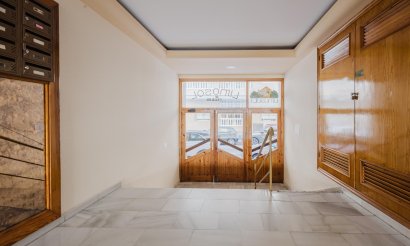 Resale - Apartment / flat - Torrevieja - Playa de La Acequion