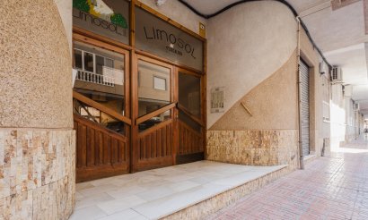 Resale - Apartment / flat - Torrevieja - Playa de La Acequion