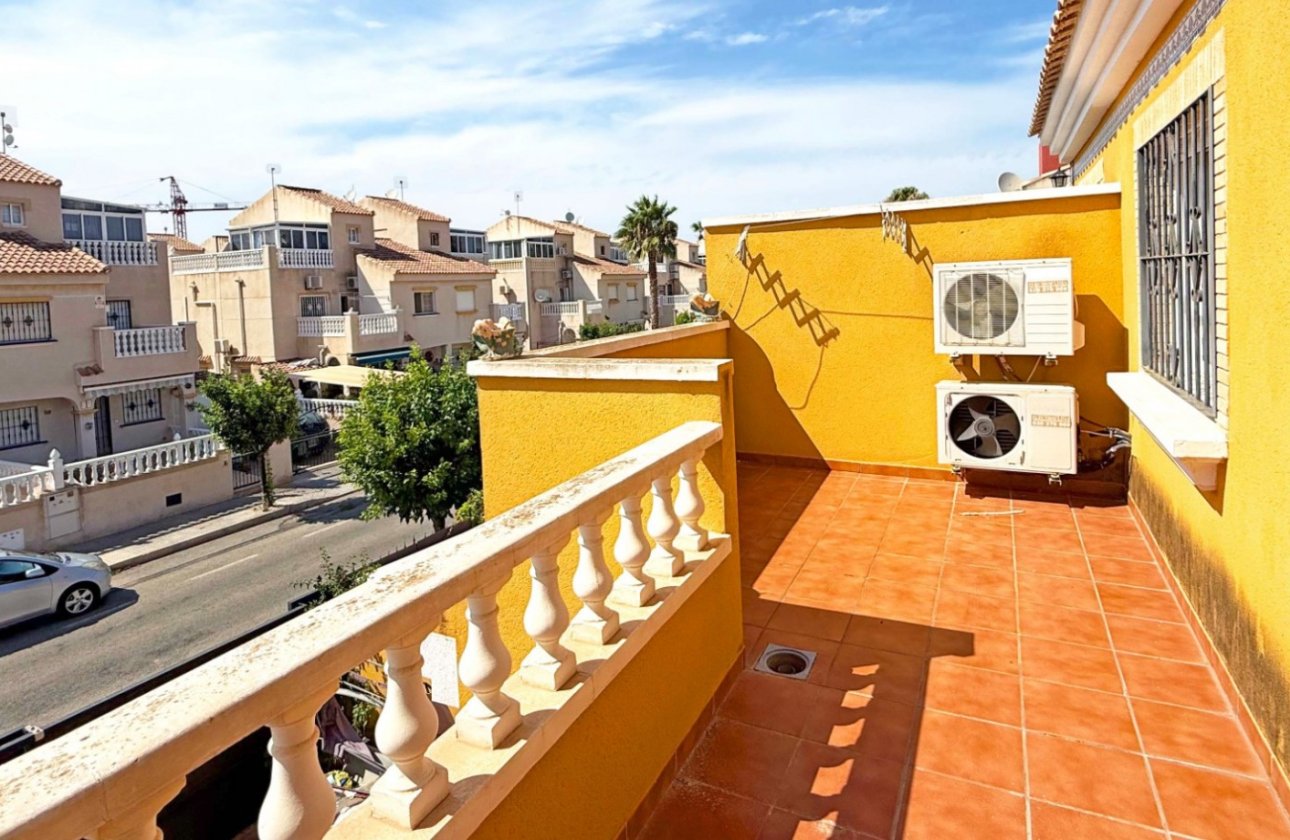 Resale - Townhouse - Torrevieja - La Siesta - El Salado -  Torreta