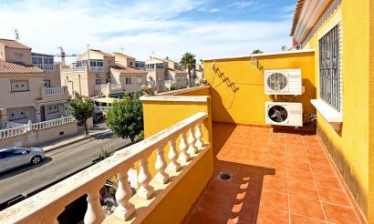 Resale - Townhouse - Torrevieja - La Siesta - El Salado -  Torreta