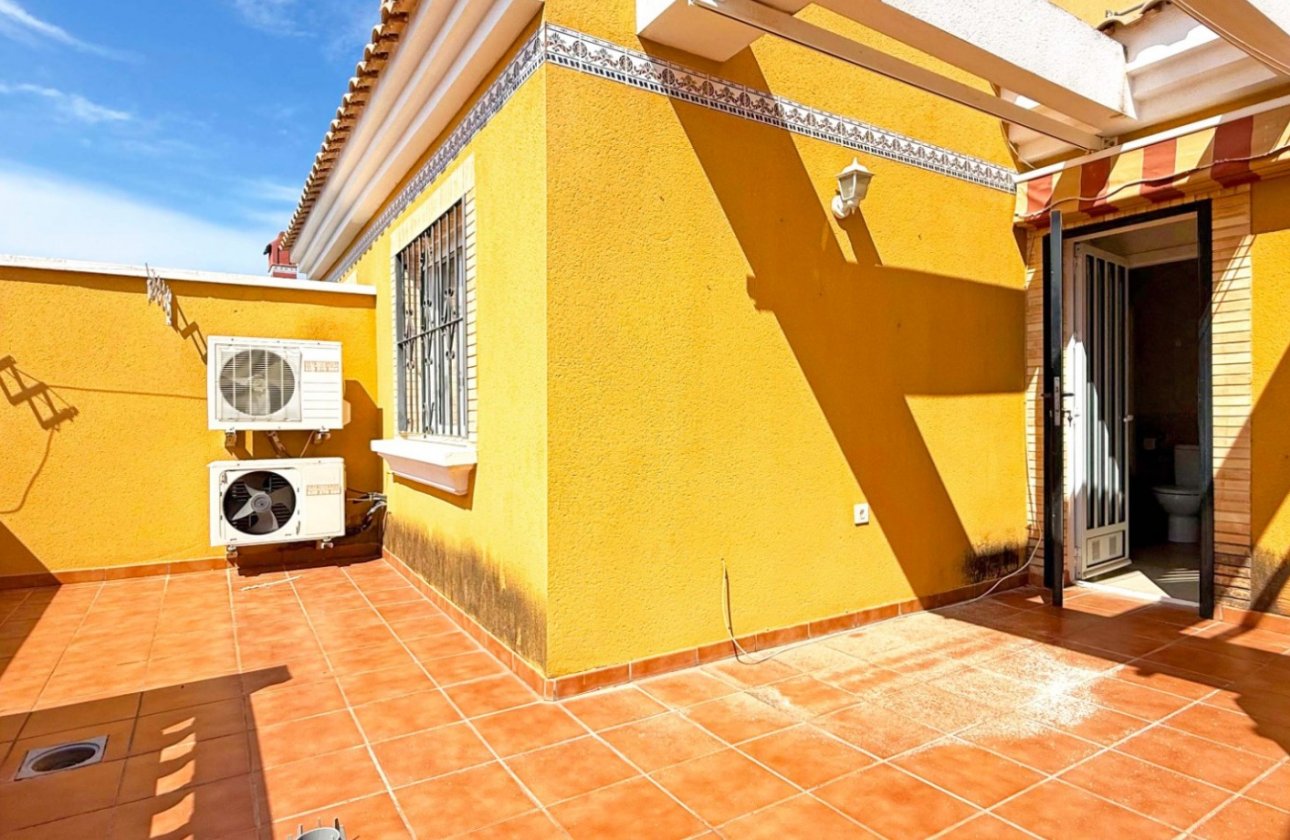 Resale - Townhouse - Torrevieja - La Siesta - El Salado -  Torreta