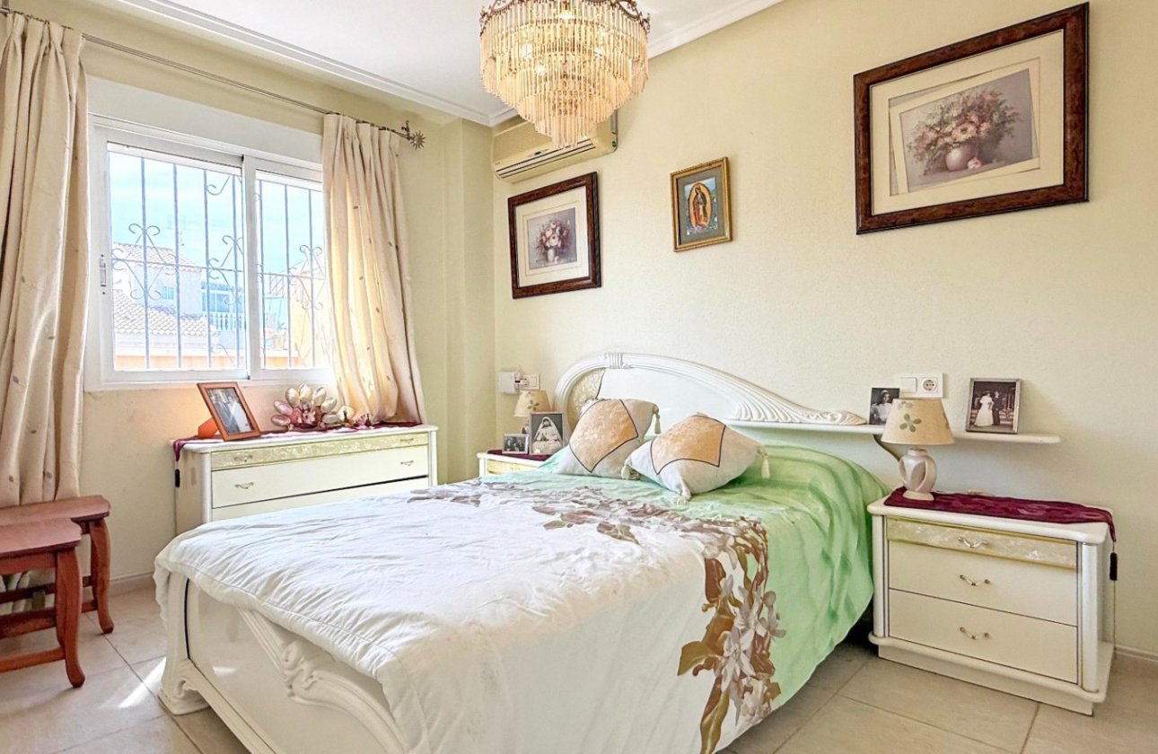 Resale - Townhouse - Torrevieja - La Siesta - El Salado -  Torreta