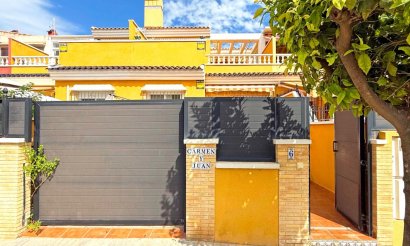 Resale - Townhouse - Torrevieja - La Siesta - El Salado -  Torreta