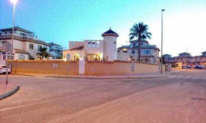 Revente - Villa - Cabo Roig