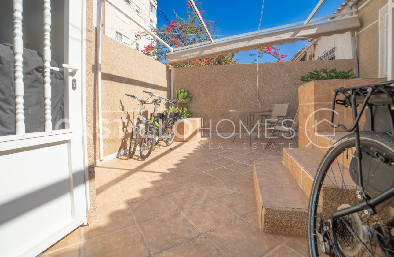Resale - Townhouse - Torrevieja - Aguas Nuevas