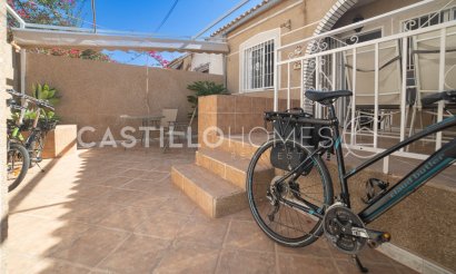 Resale - Townhouse - Torrevieja - Aguas Nuevas