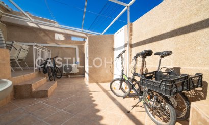 Resale - Townhouse - Torrevieja - Aguas Nuevas