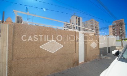 Resale - Townhouse - Torrevieja - Aguas Nuevas