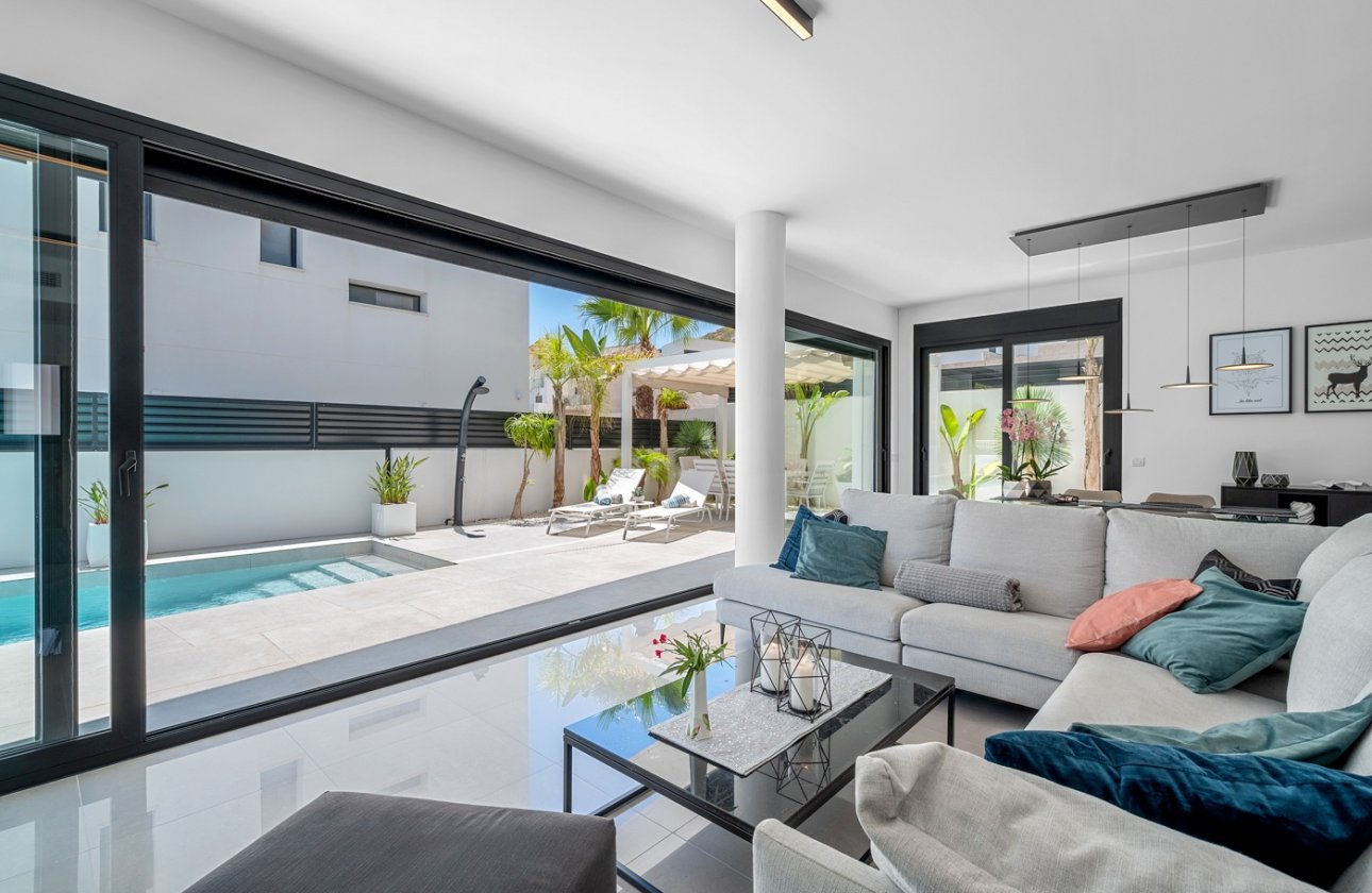 Resale - Villa - Guardamar del Segura