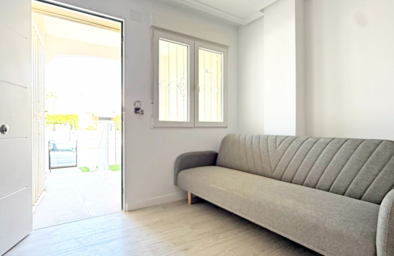 Resale - Apartment / flat - Orihuela Costa - La Zenia