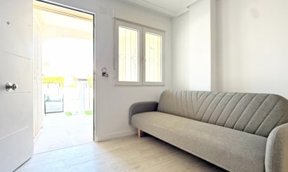 Resale - Apartment / flat - Orihuela Costa - La Zenia