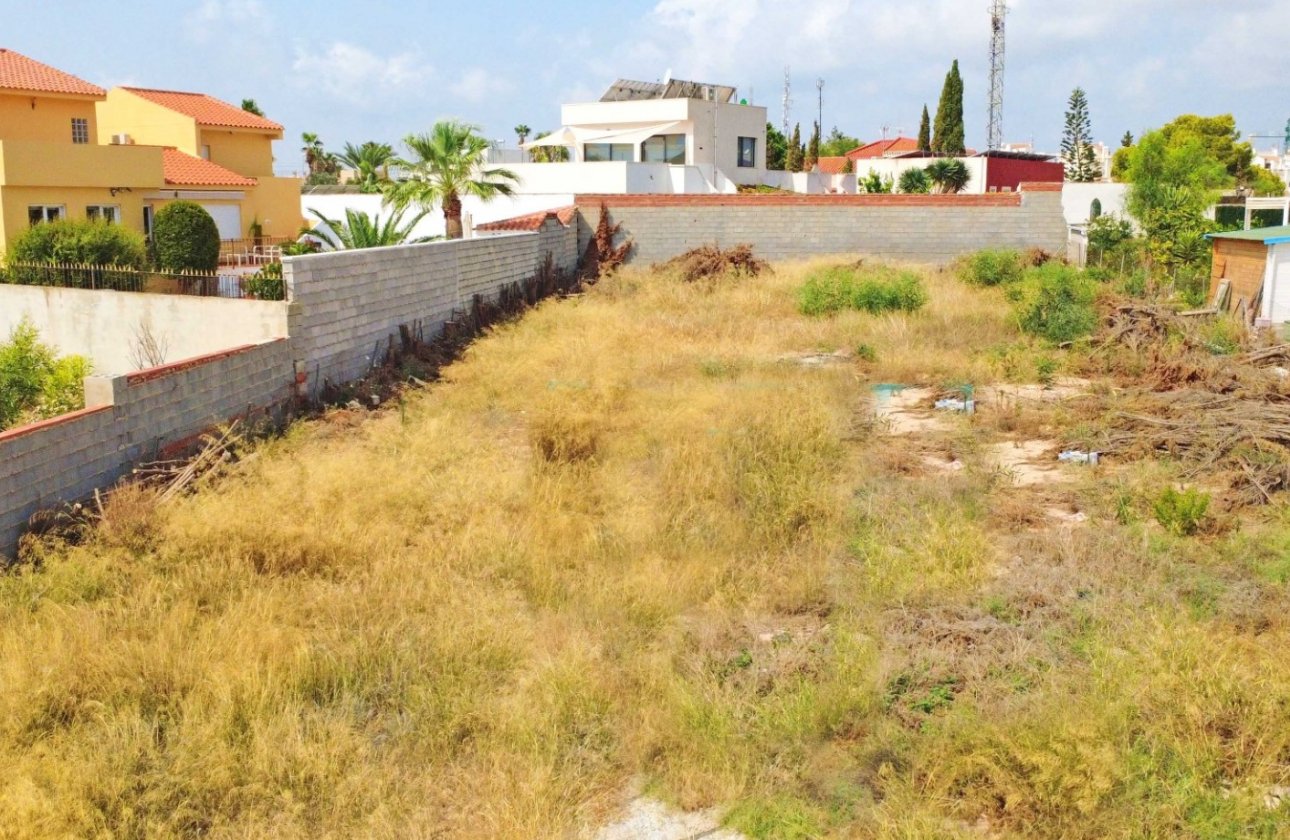 Resale - Plot / Land - Torrevieja - Los Balcones