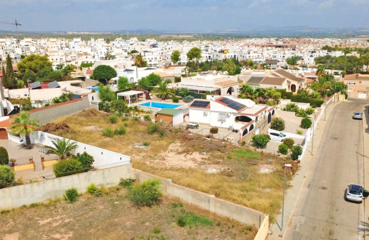 Resale - Plot / Land - Torrevieja - Los Balcones