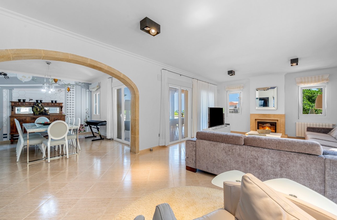 Resale - Villa - Benissa