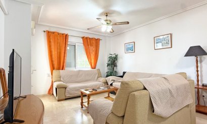 Resale - Apartment / flat - Orihuela Costa - Villamartín