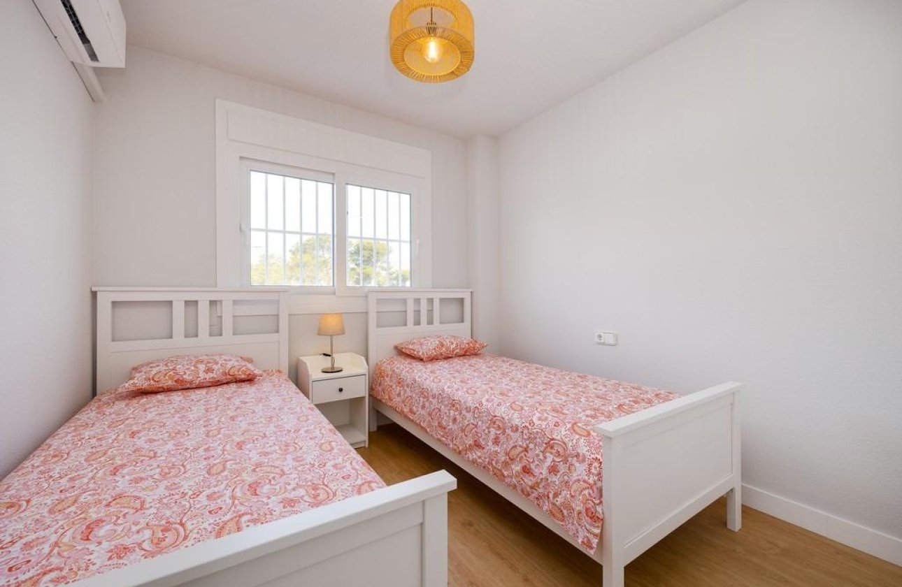 Resale - Apartment / flat - Orihuela Costa - Campoamor