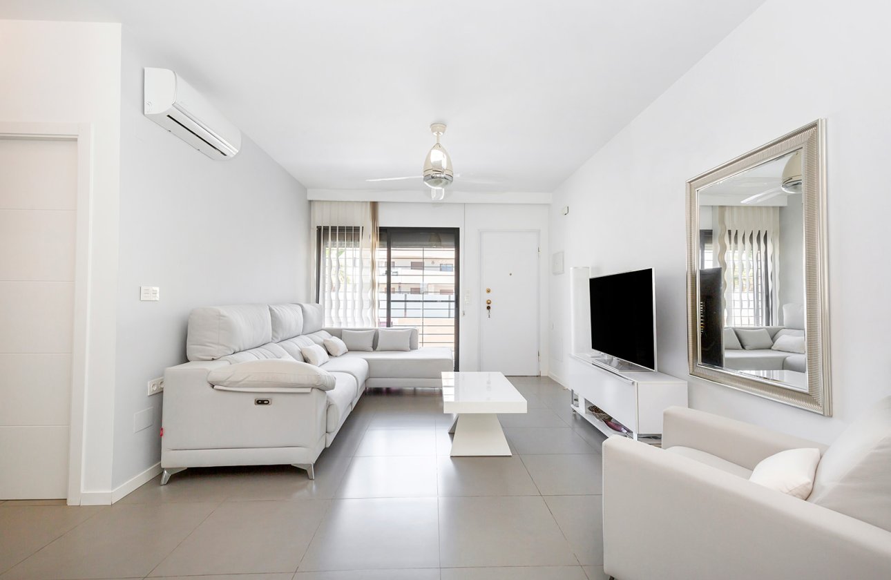 Resale - Apartment / flat - Pilar de la Horadada - Torre De La Horadada