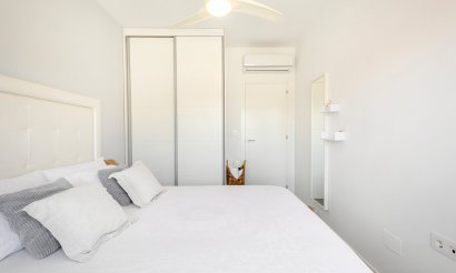 Resale - Apartment / flat - Pilar de la Horadada - Torre De La Horadada