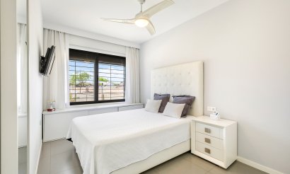 Resale - Apartment / flat - Pilar de la Horadada - Torre De La Horadada