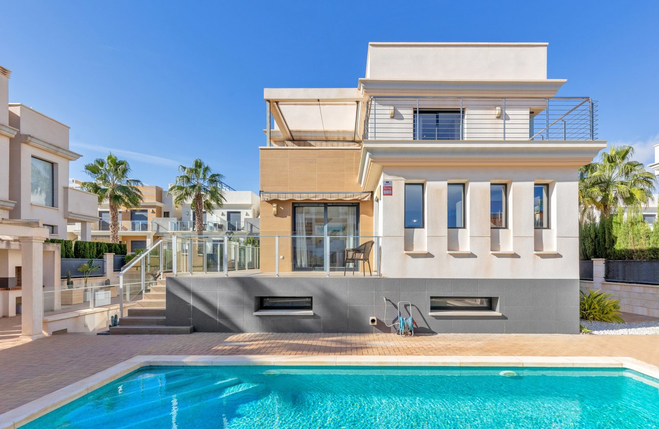 Resale - Villa - Orihuela Costa - La Zenia