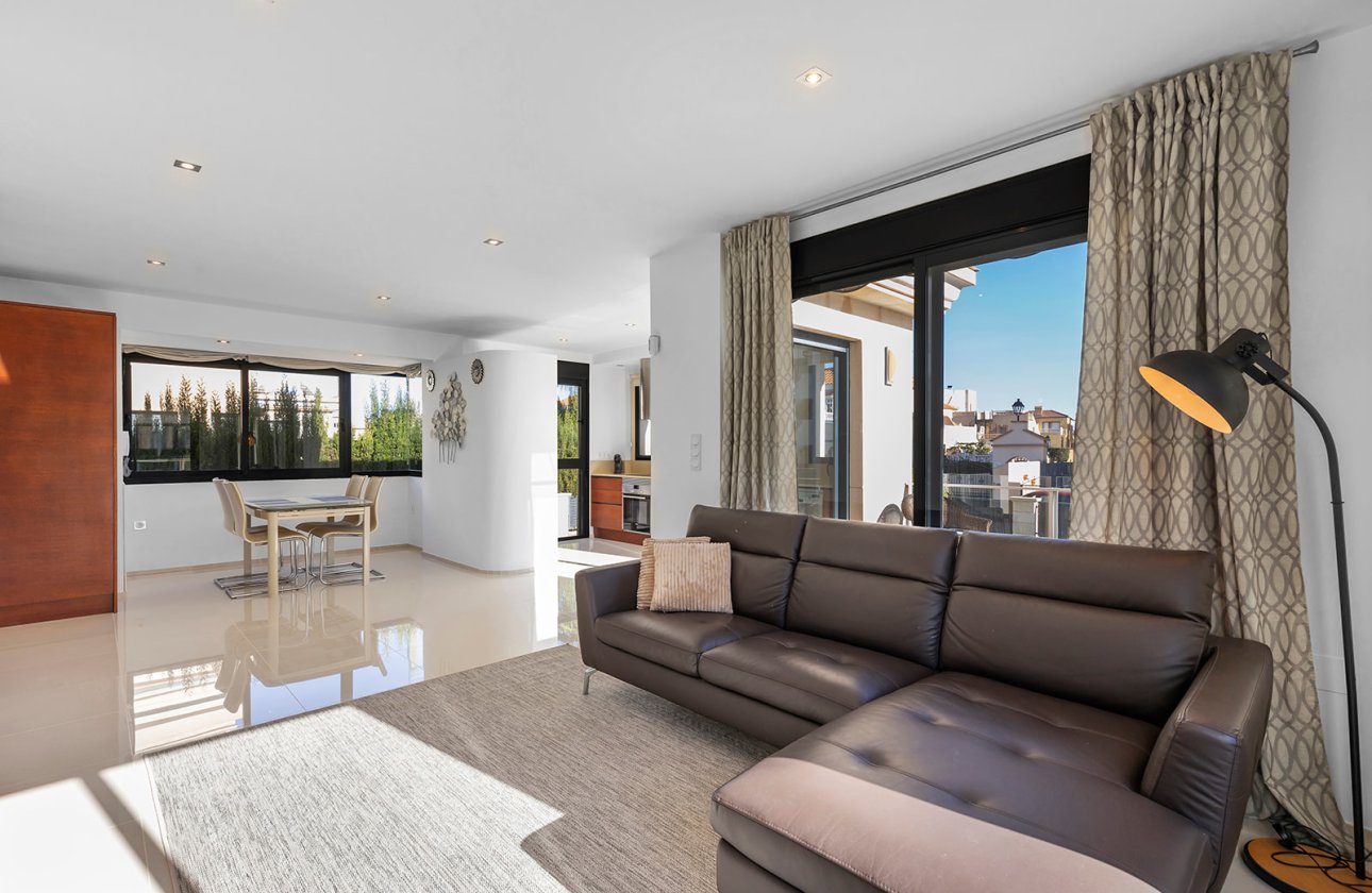 Resale - Villa - Orihuela Costa - La Zenia