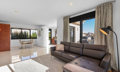 Resale - Villa - Orihuela Costa - La Zenia