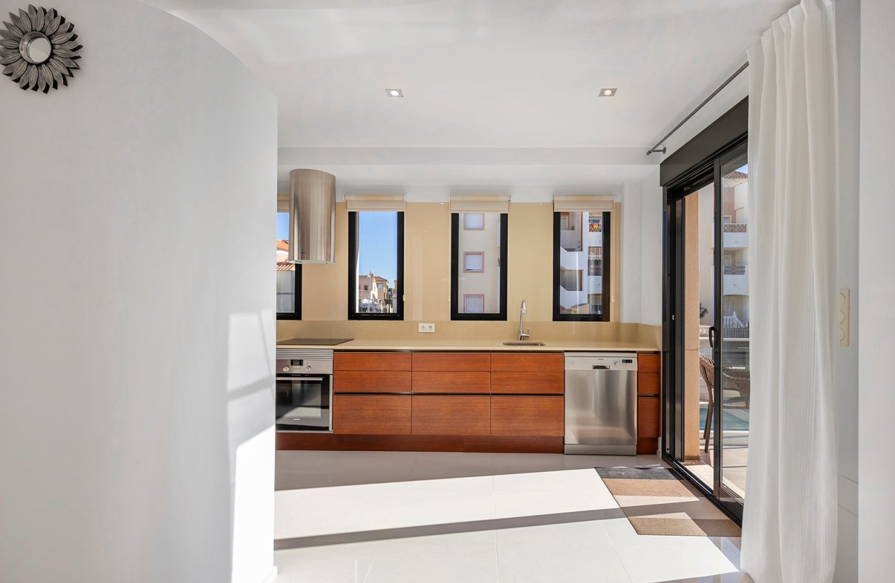 Resale - Villa - Orihuela Costa - La Zenia