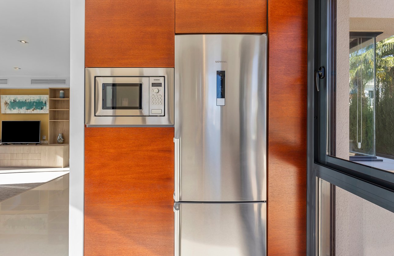 Resale - Villa - Orihuela Costa - La Zenia