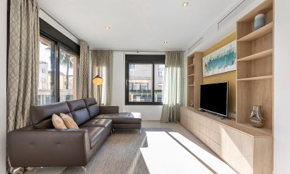 Resale - Villa - Orihuela Costa - La Zenia