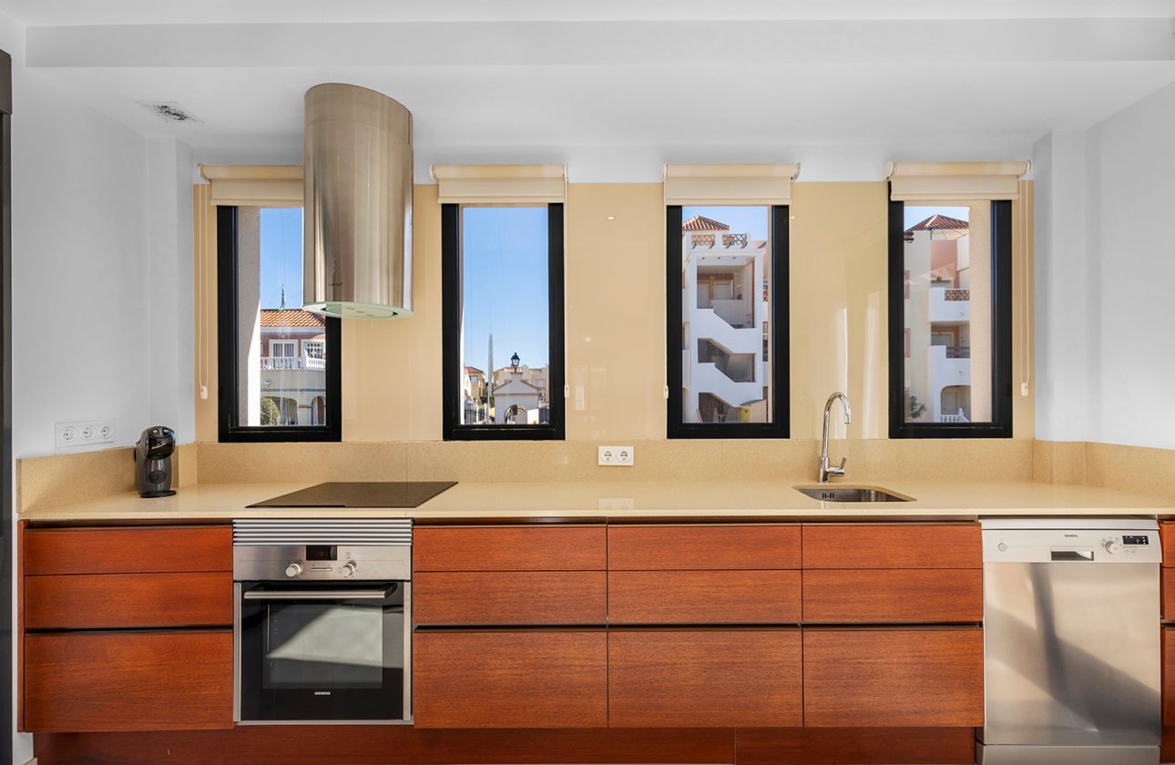 Resale - Villa - Orihuela Costa - La Zenia