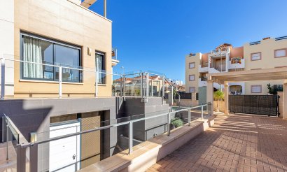 Resale - Villa - Orihuela Costa - La Zenia