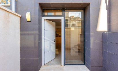 Resale - Villa - Orihuela Costa - La Zenia