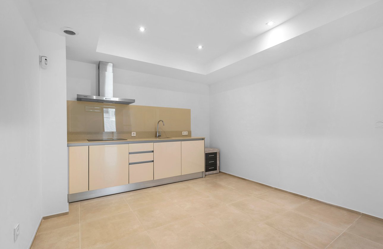 Resale - Villa - Orihuela Costa - La Zenia