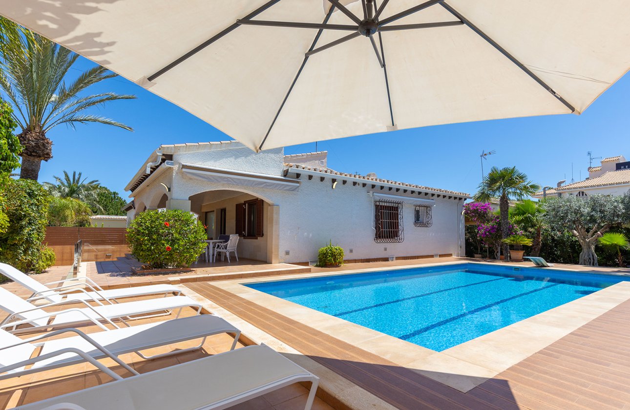 Resale - Villa - Orihuela Costa - Punta Prima