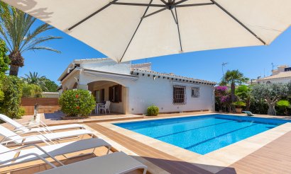 Resale - Villa - Orihuela Costa - Punta Prima