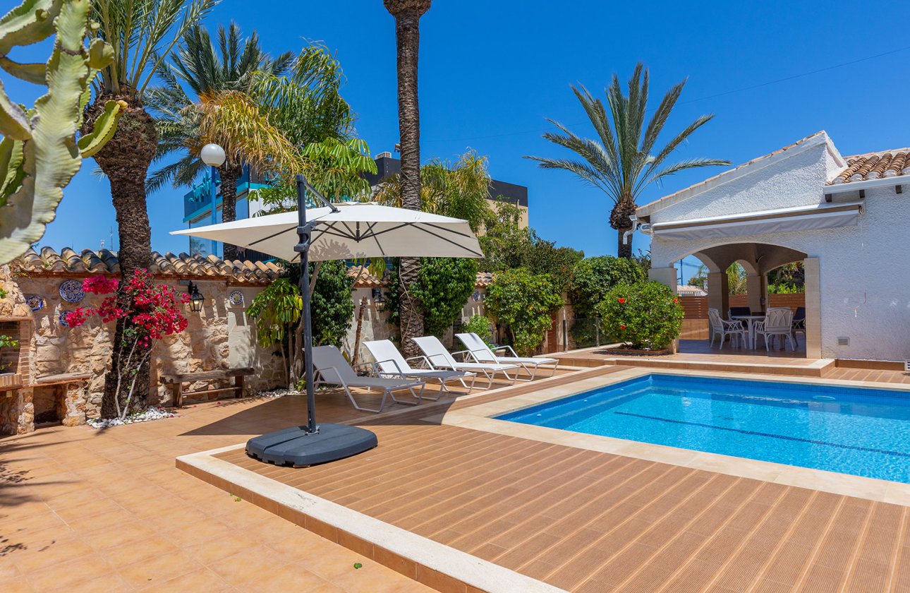 Resale - Villa - Orihuela Costa - Punta Prima