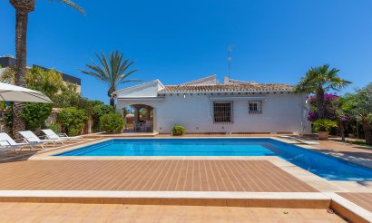 Resale - Villa - Orihuela Costa - Punta Prima