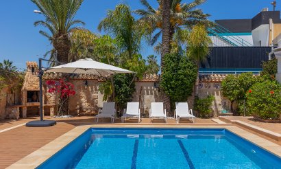 Resale - Villa - Orihuela Costa - Punta Prima